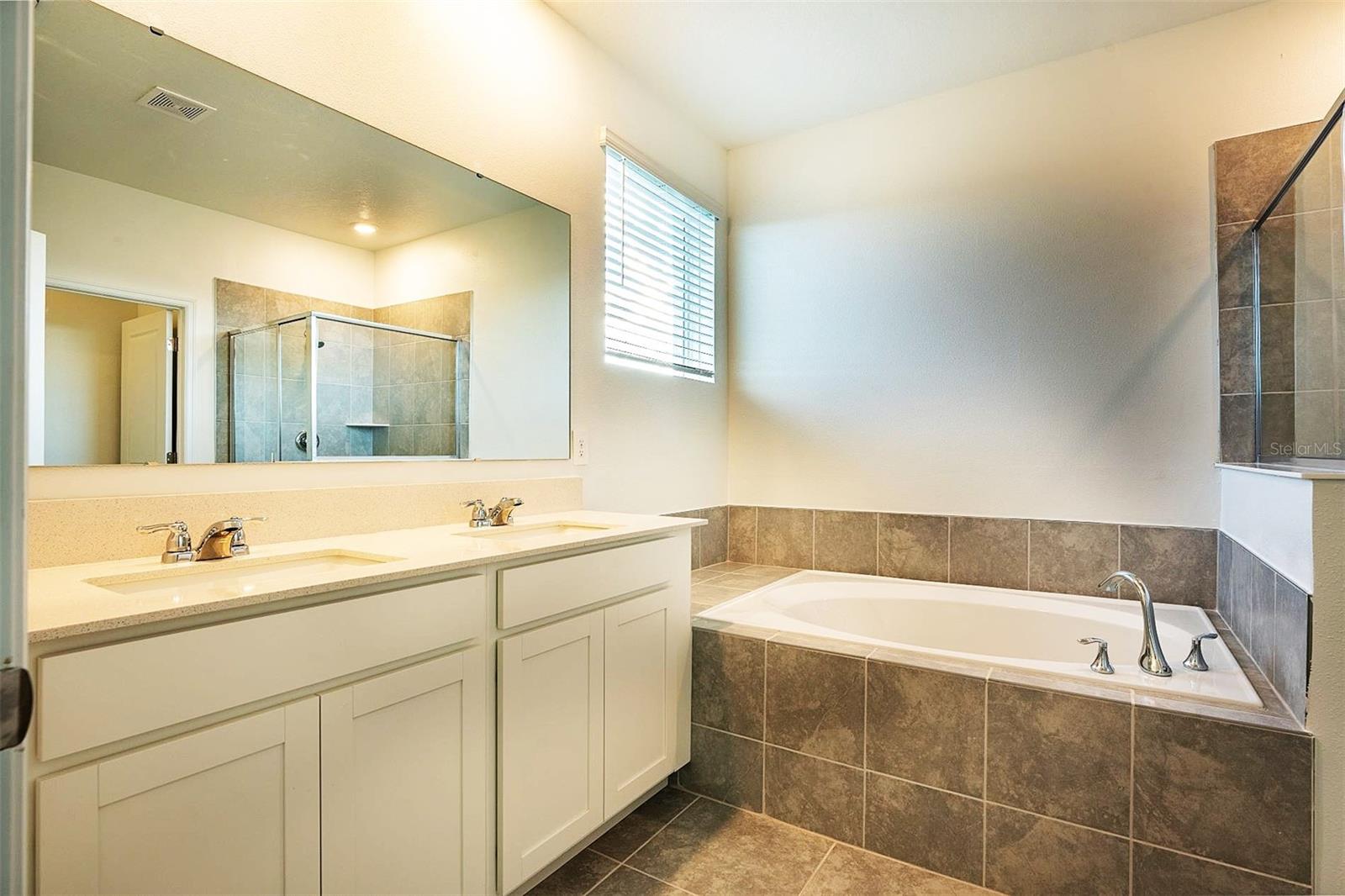 286 BOGEY DR