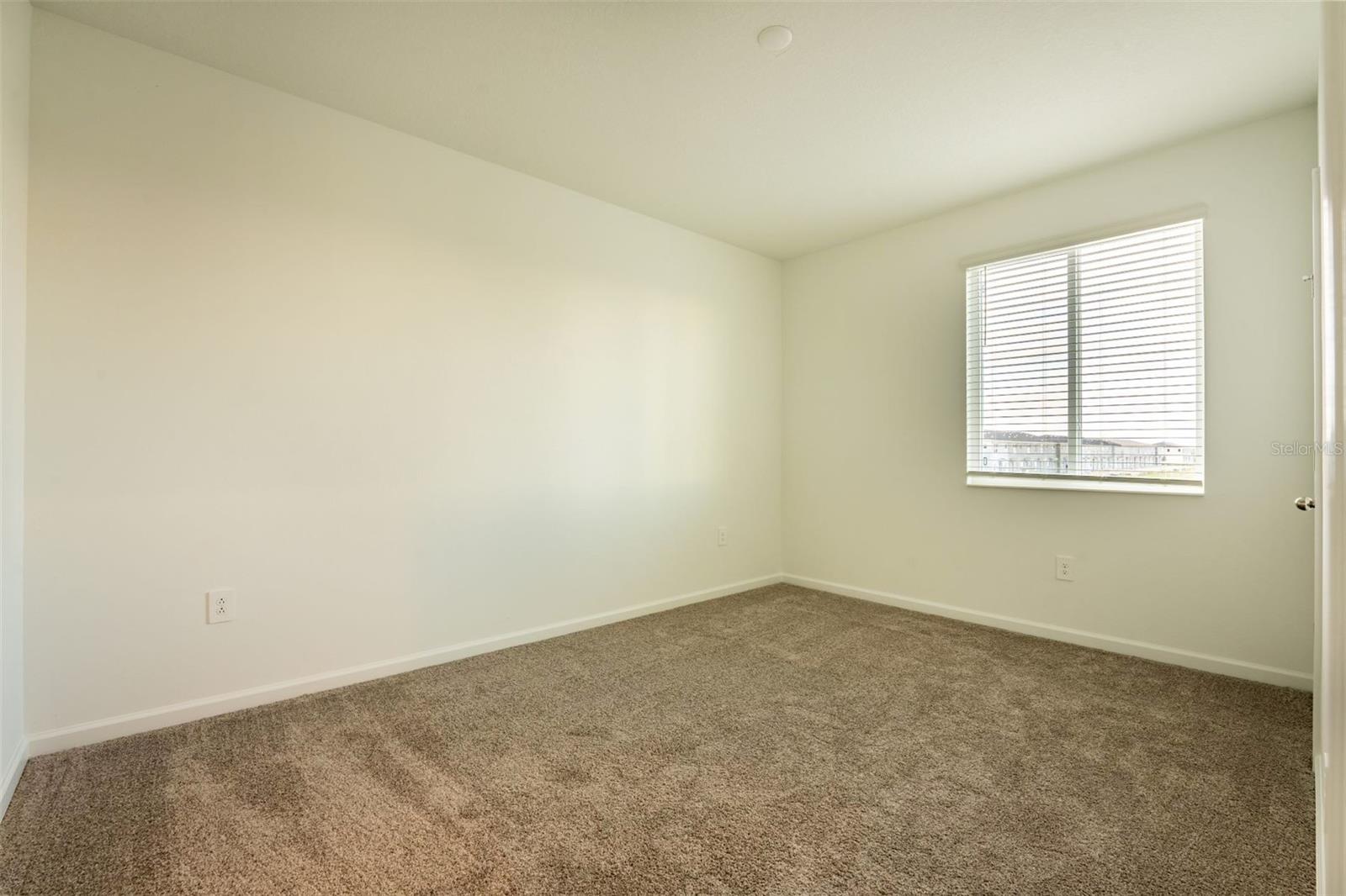 286 BOGEY DR