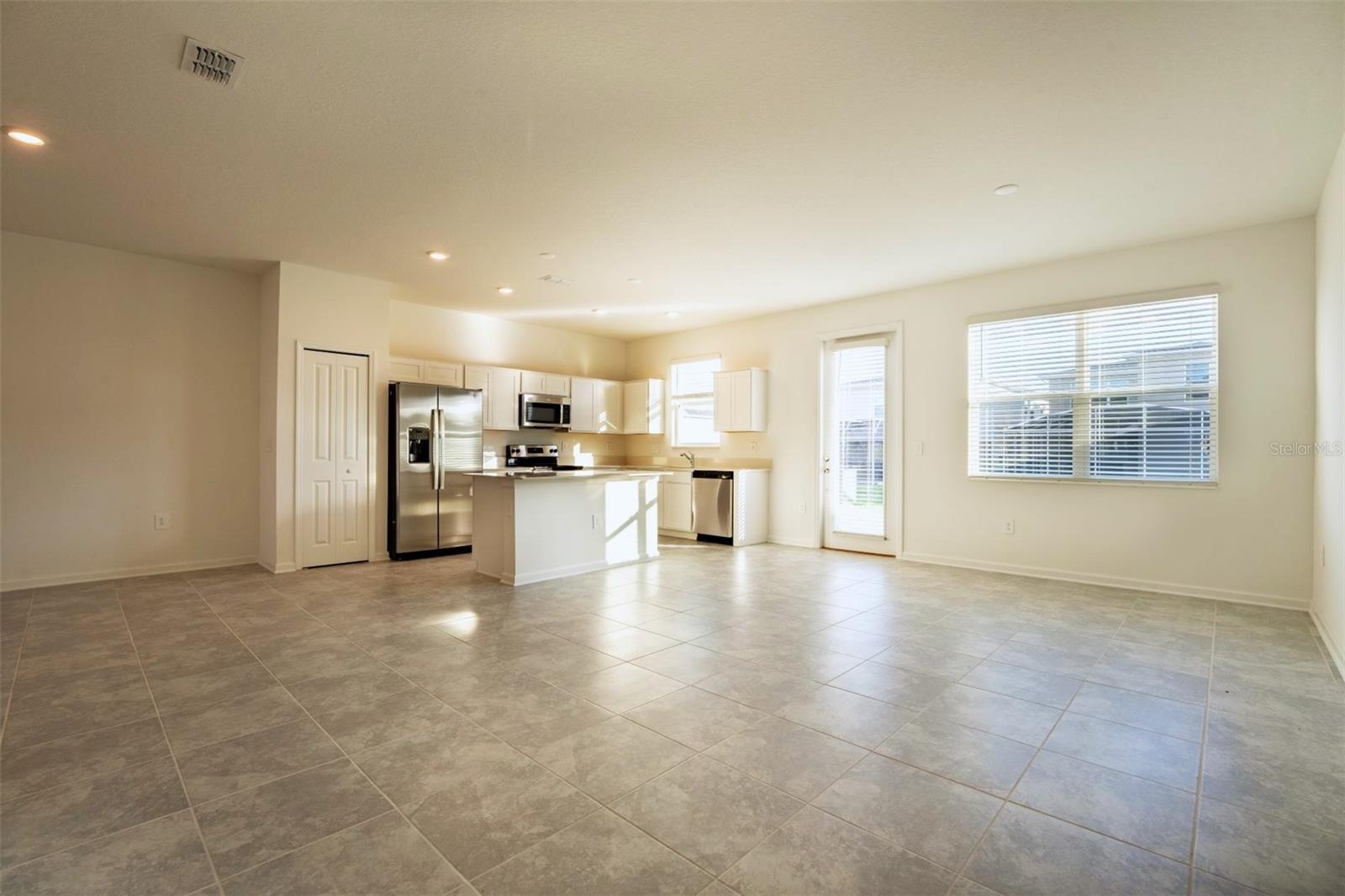 286 BOGEY DR