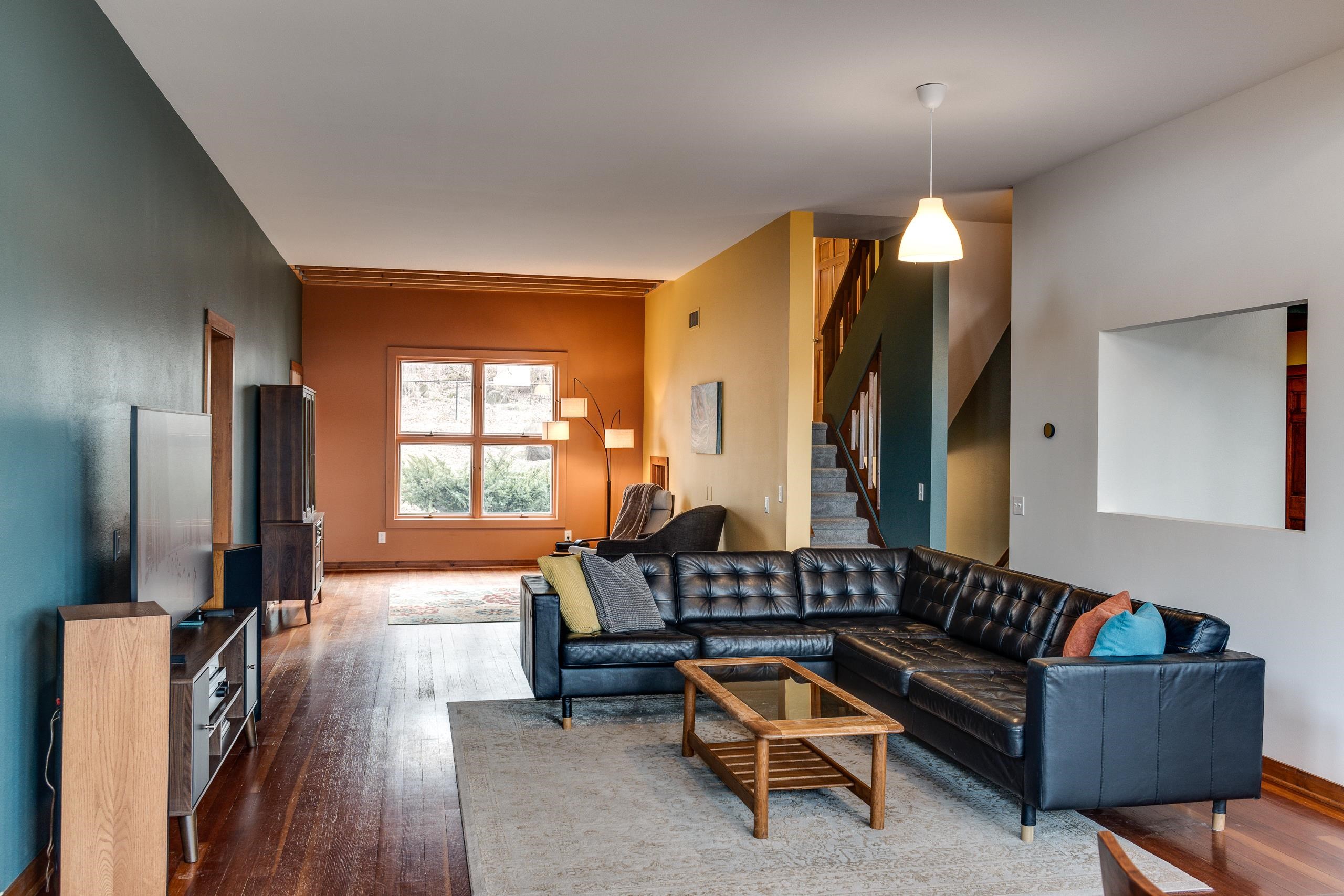 4685 Schneider Drive