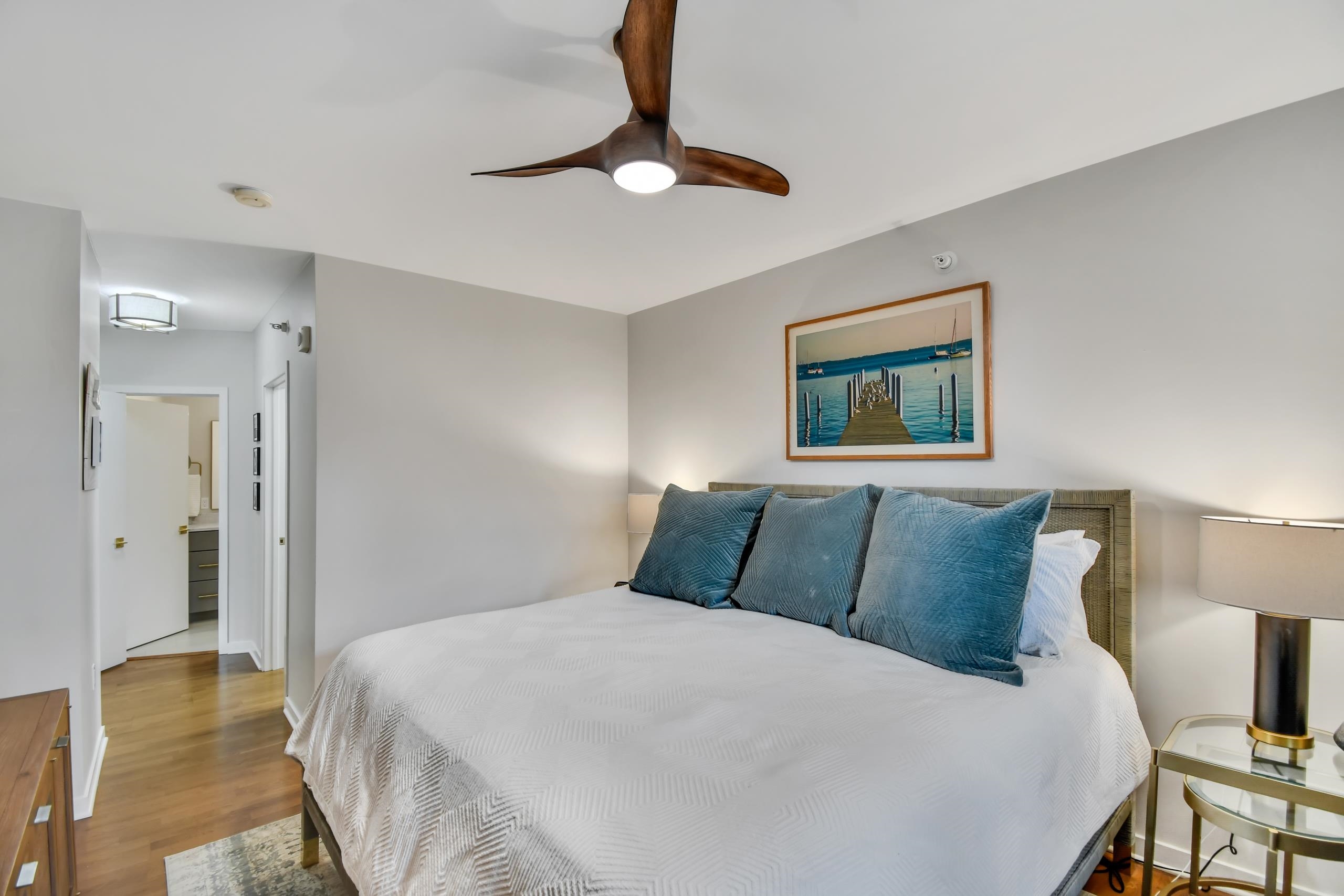 360 W Washington Avenue 202