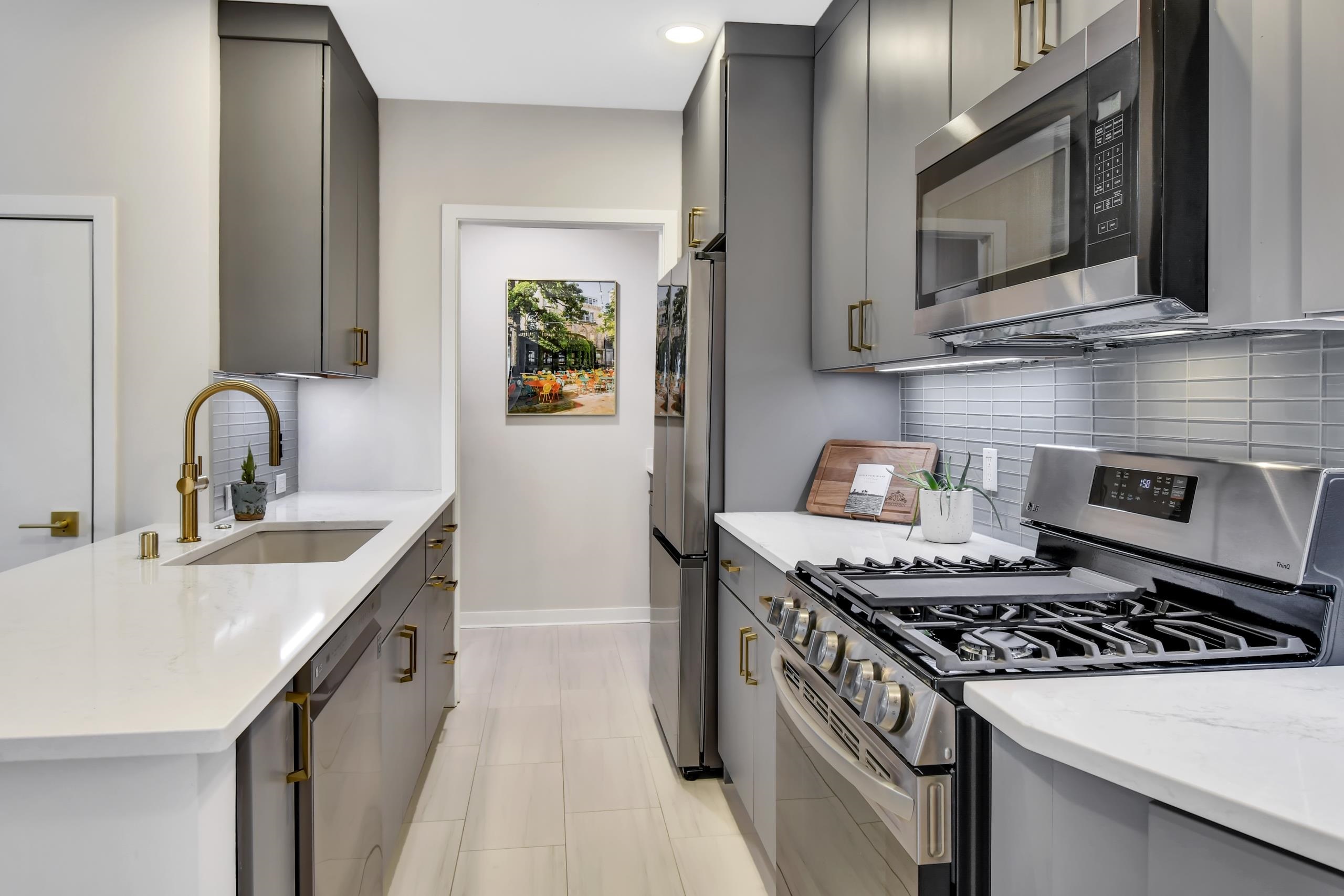 360 W Washington Avenue 202