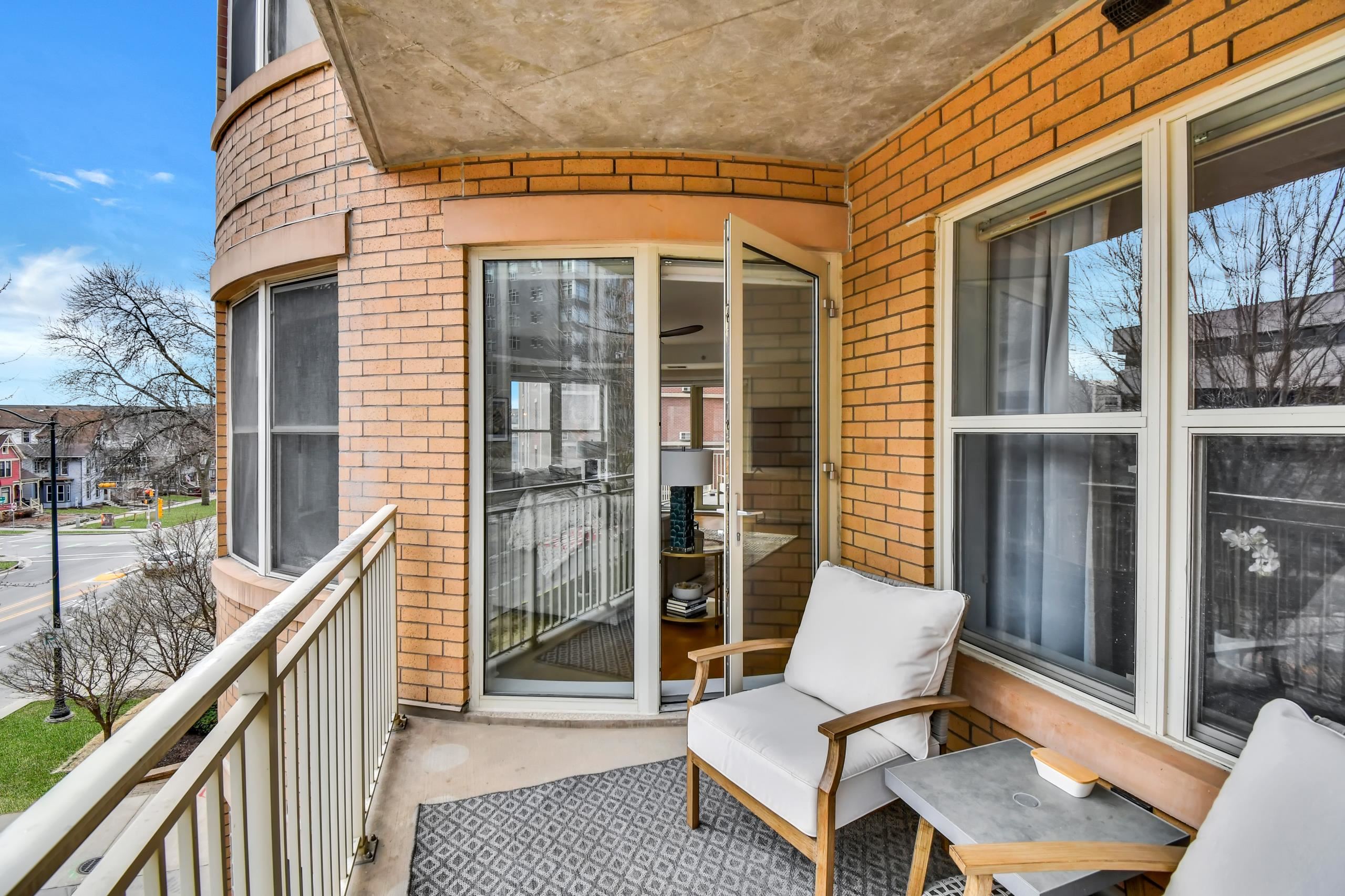 360 W Washington Avenue 202