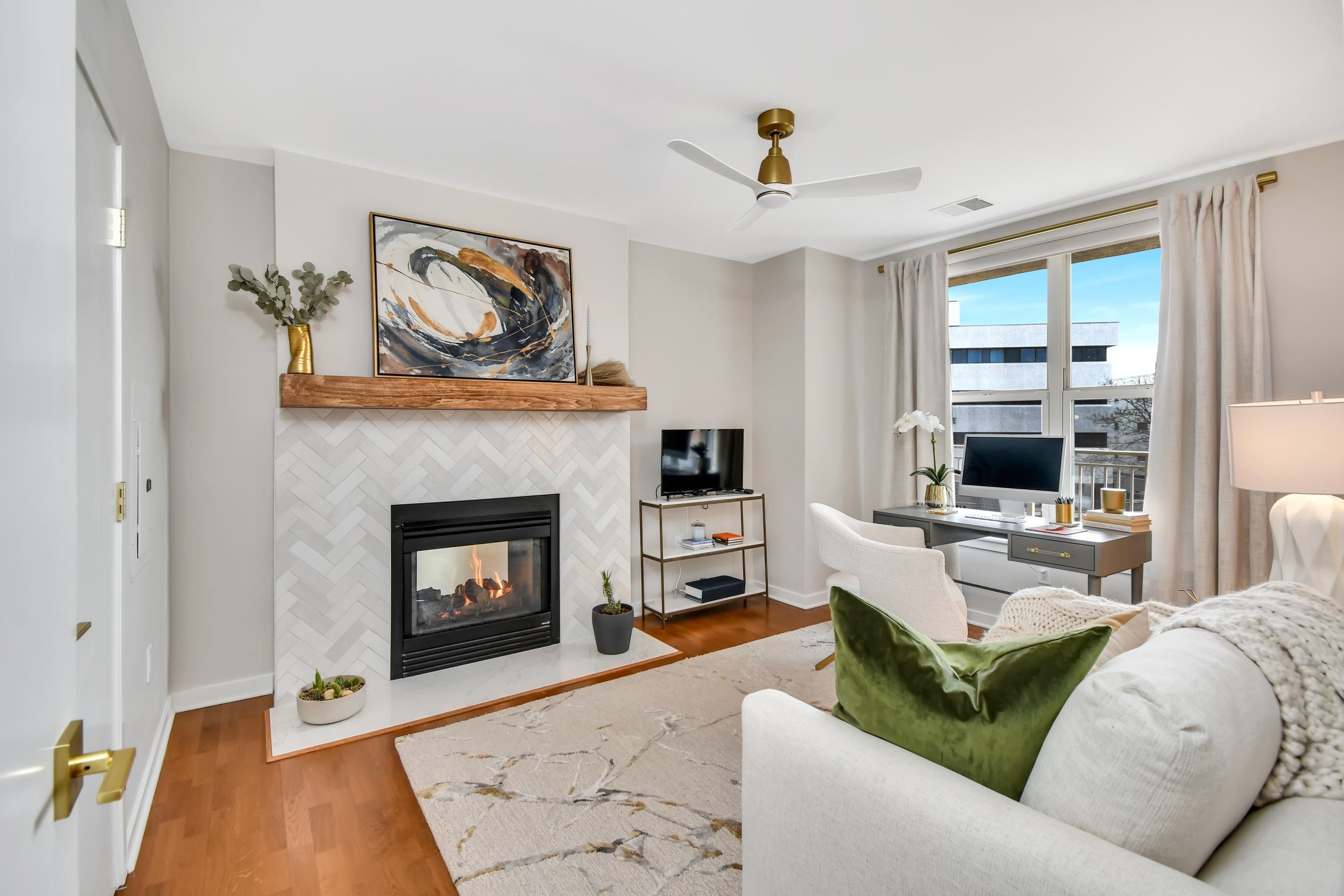 360 W Washington Avenue 202