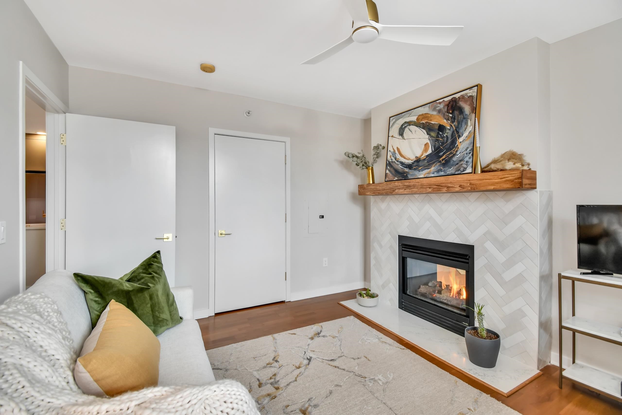 360 W Washington Avenue 202