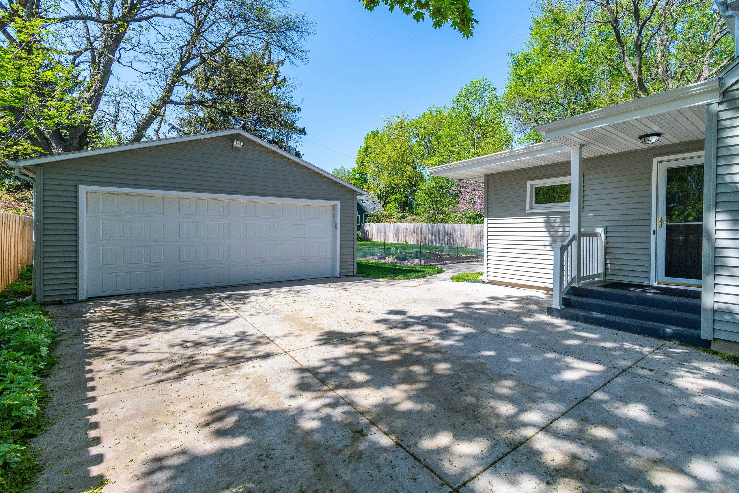 4214 St Clair Street