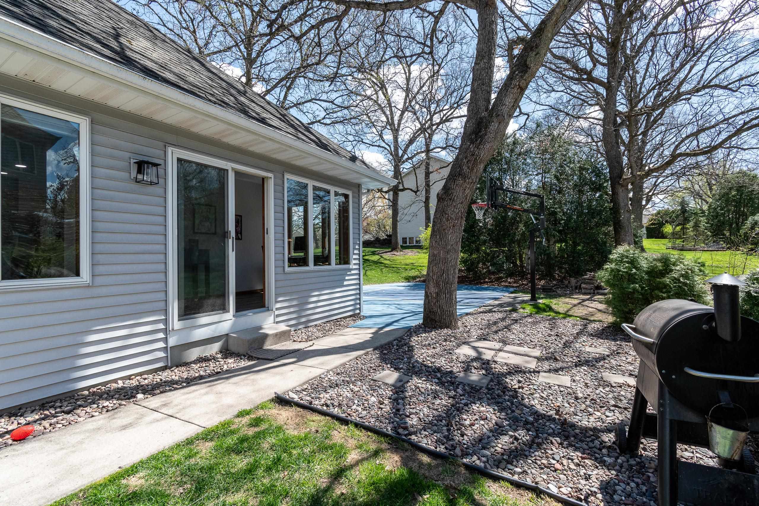 5589 Byrneland Street