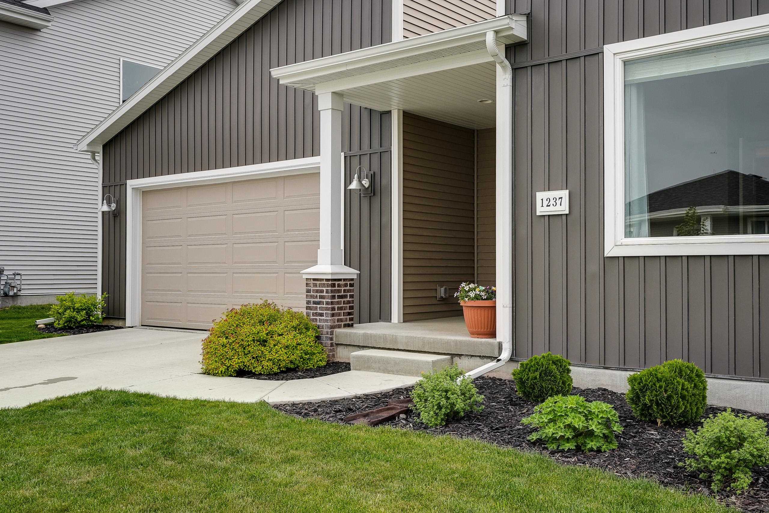 1237 Crane Meadow Way