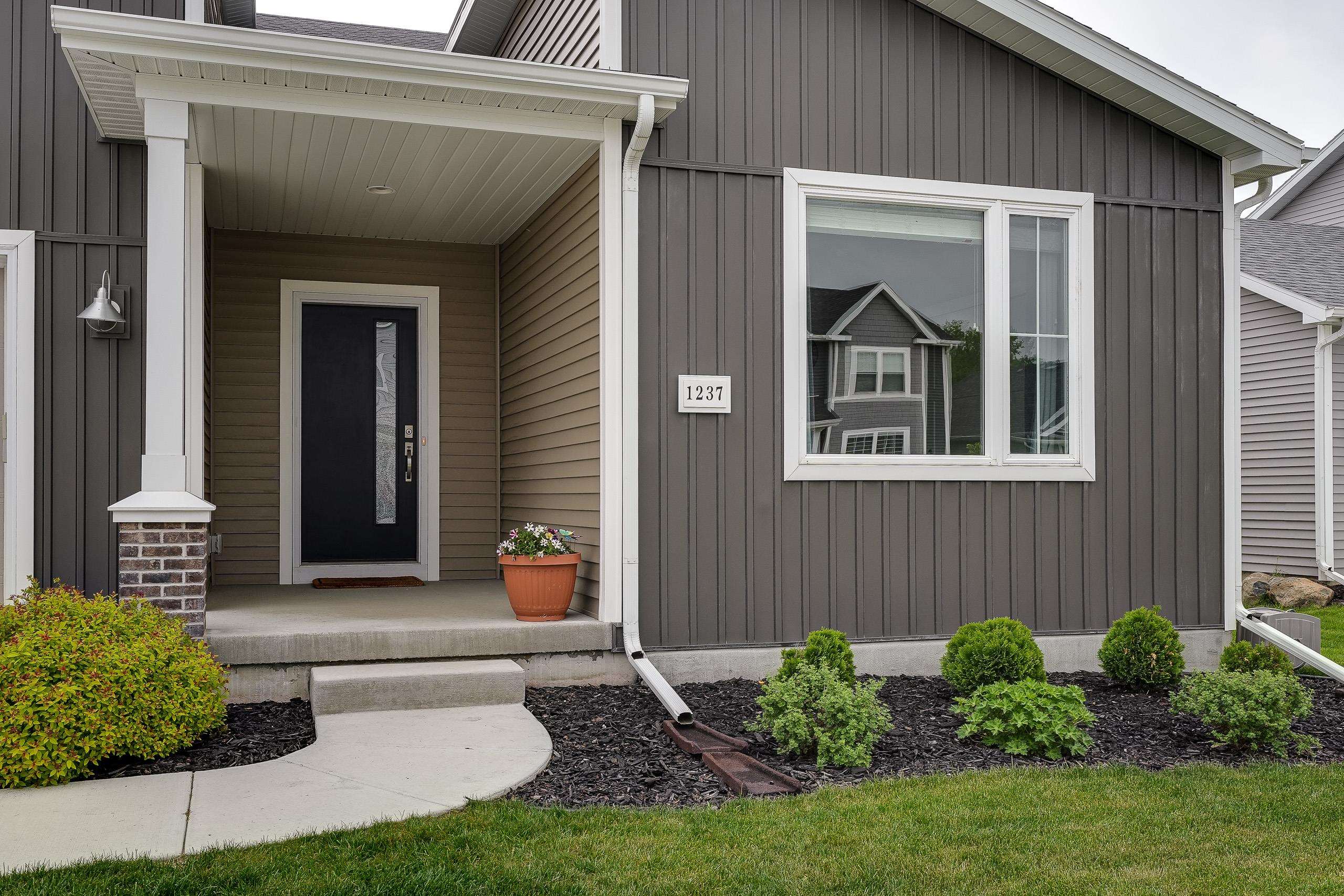 1237 Crane Meadow Way