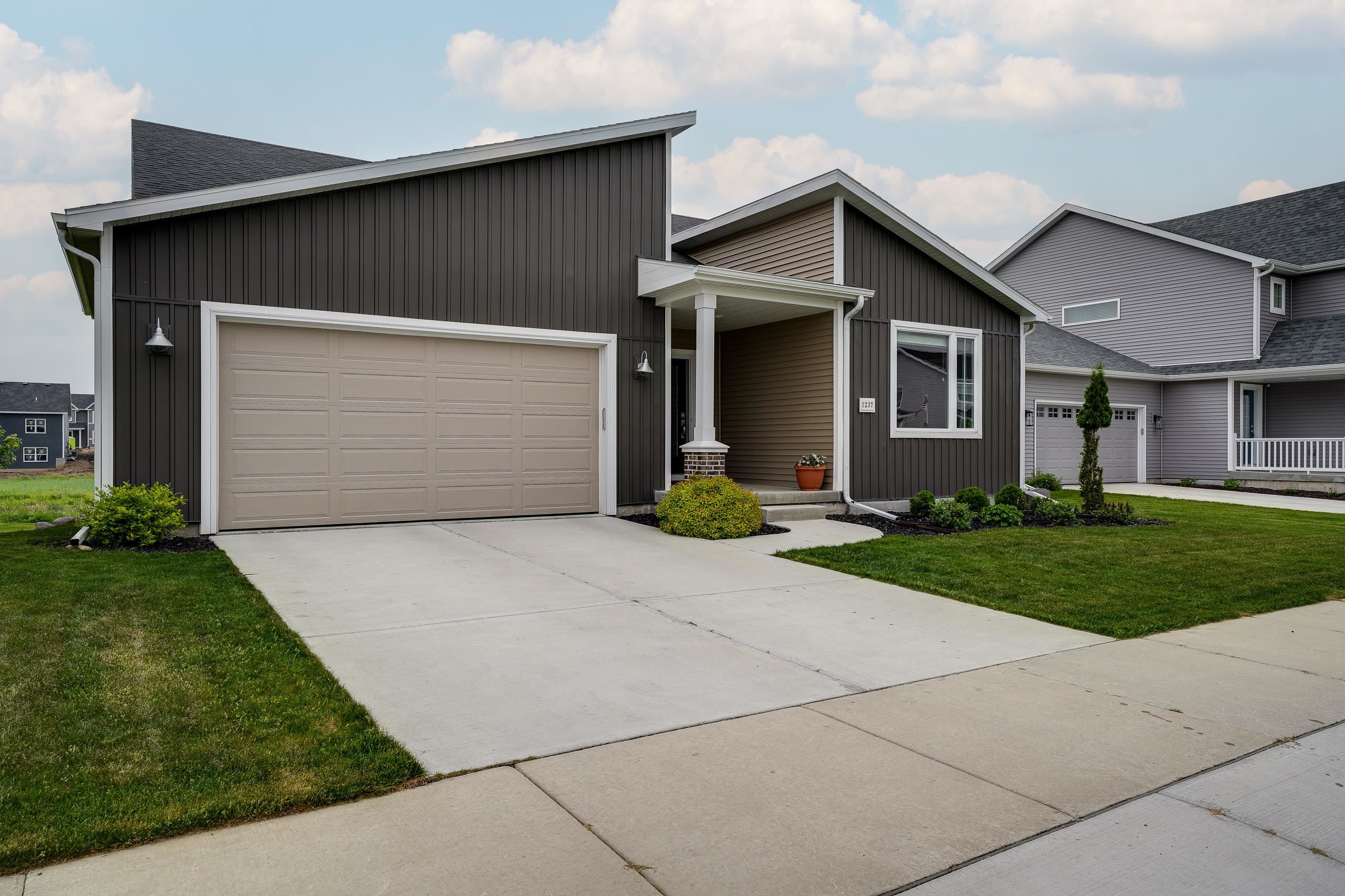 1237 Crane Meadow Way