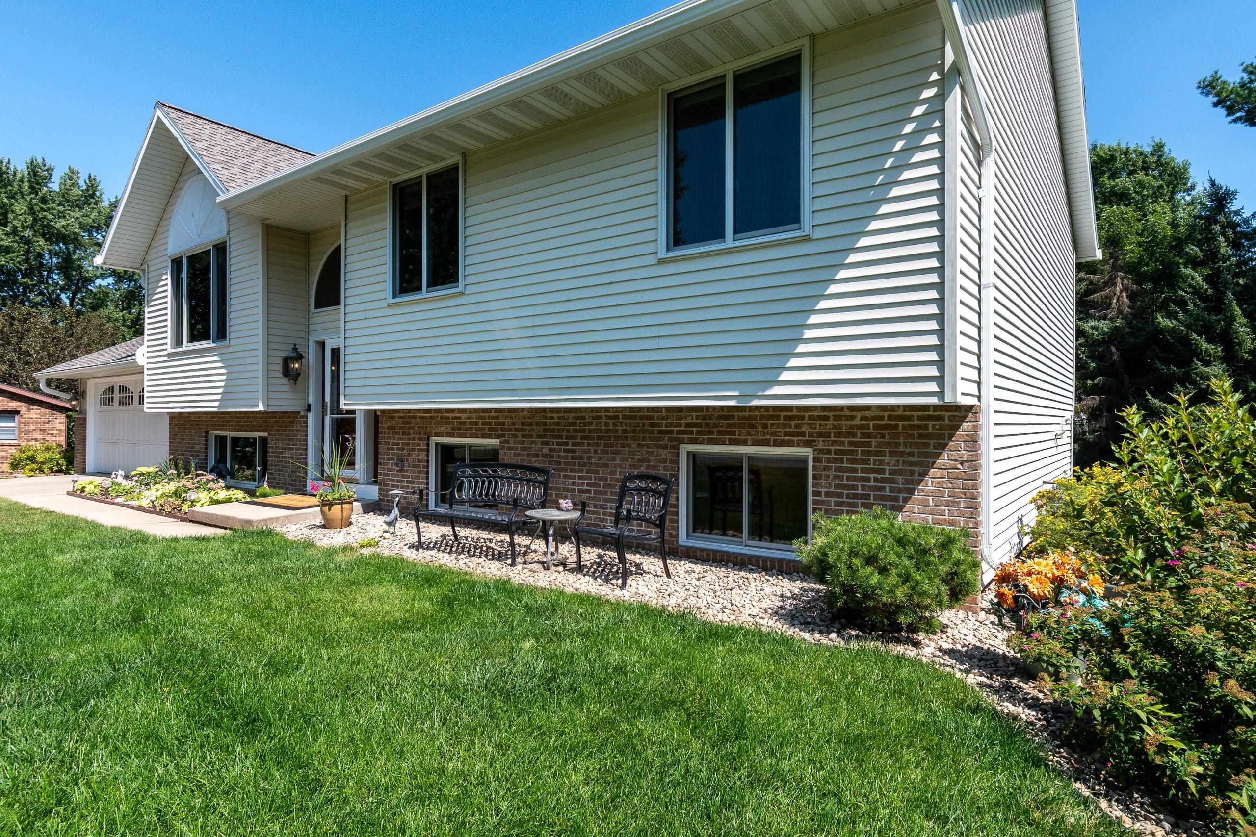 2434 Simpson Court