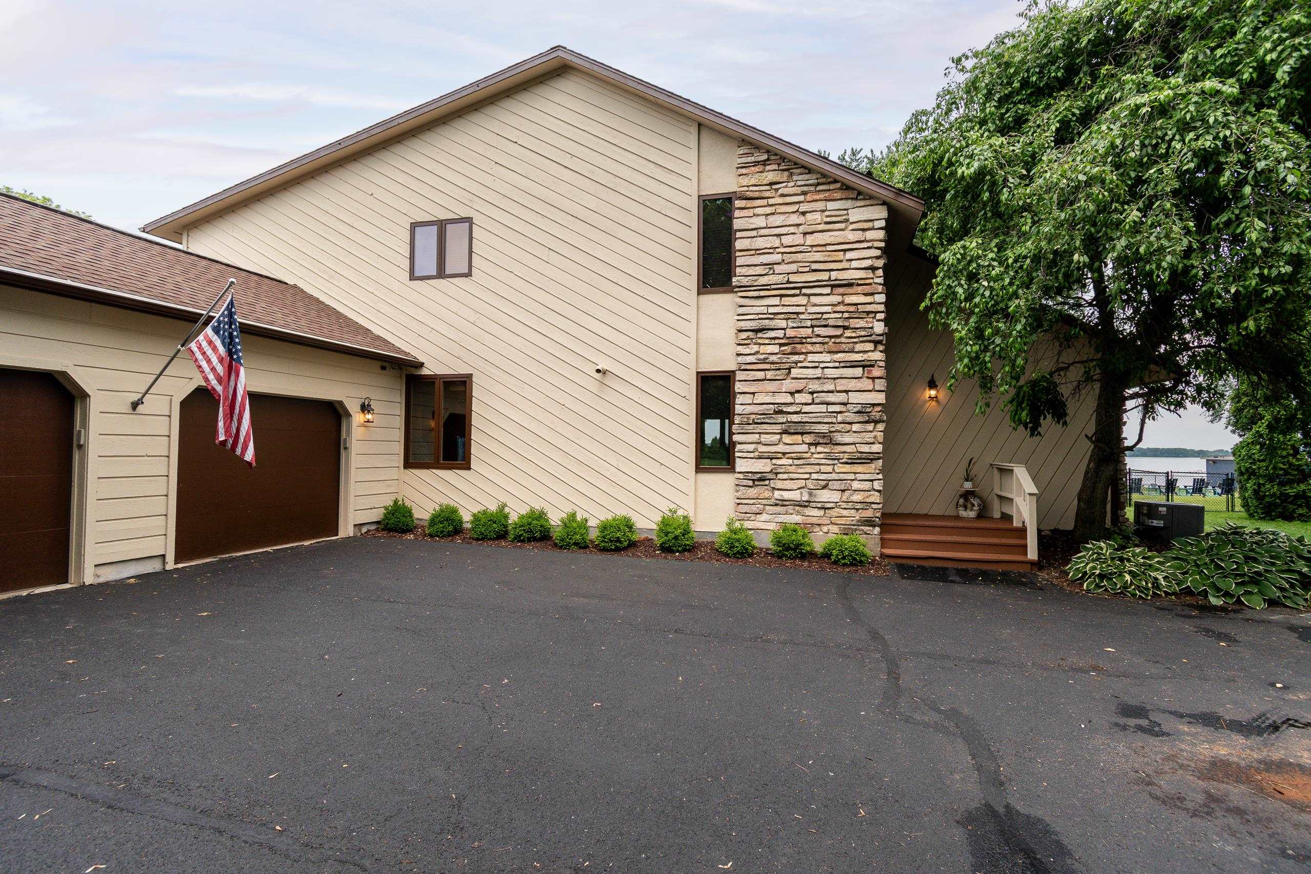 3154 Waucheeta Trail