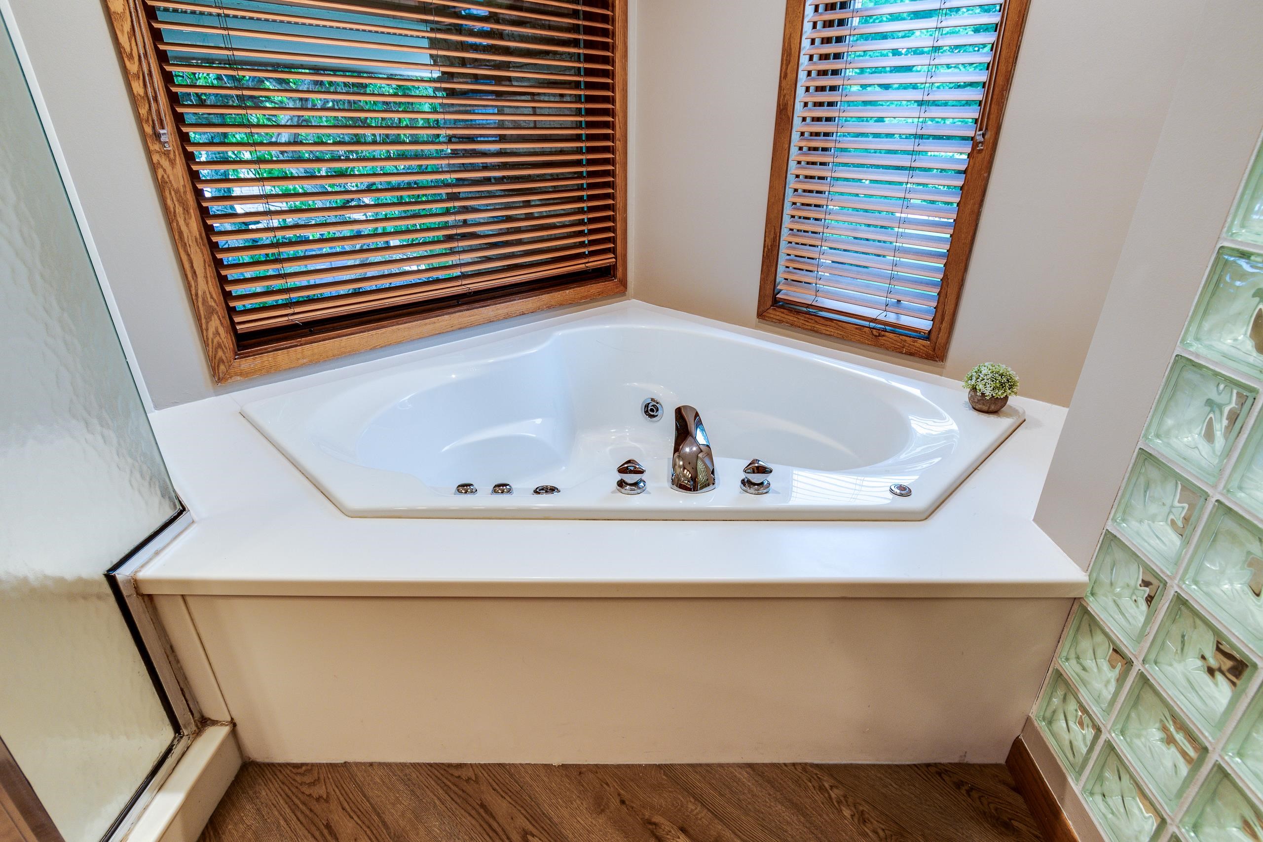 3154 Waucheeta Trail