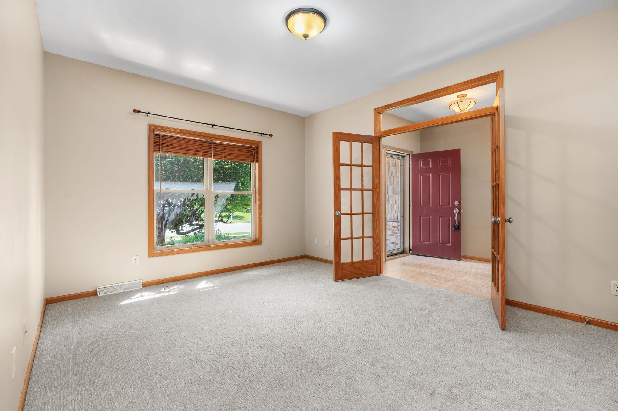 367 N Bergamont Boulevard