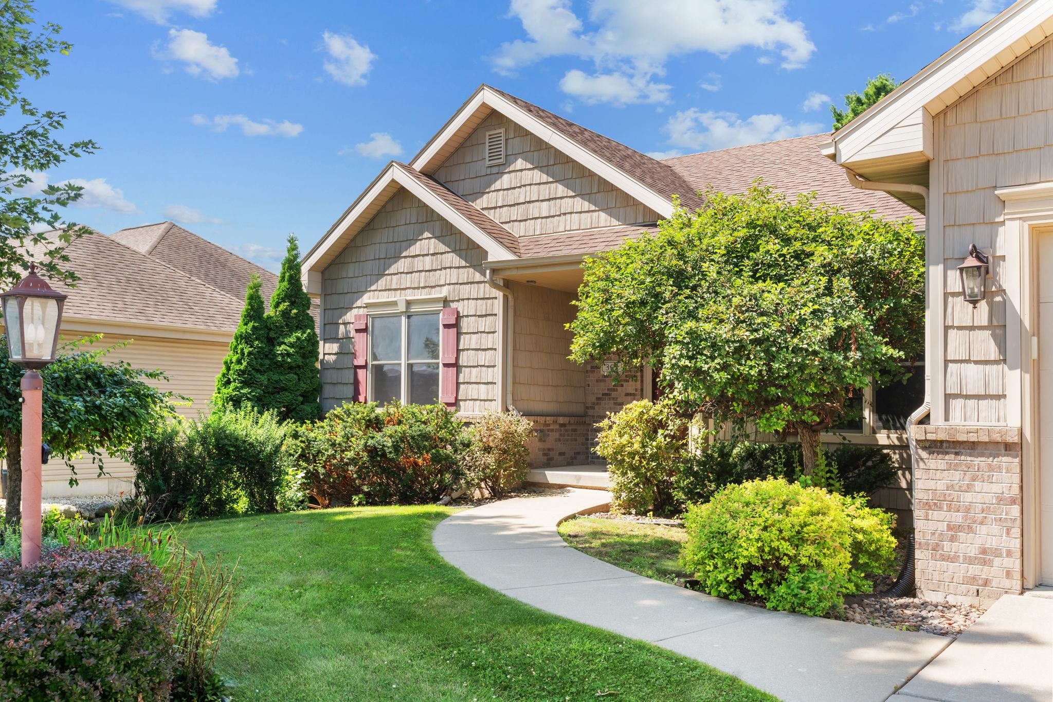 367 N Bergamont Boulevard