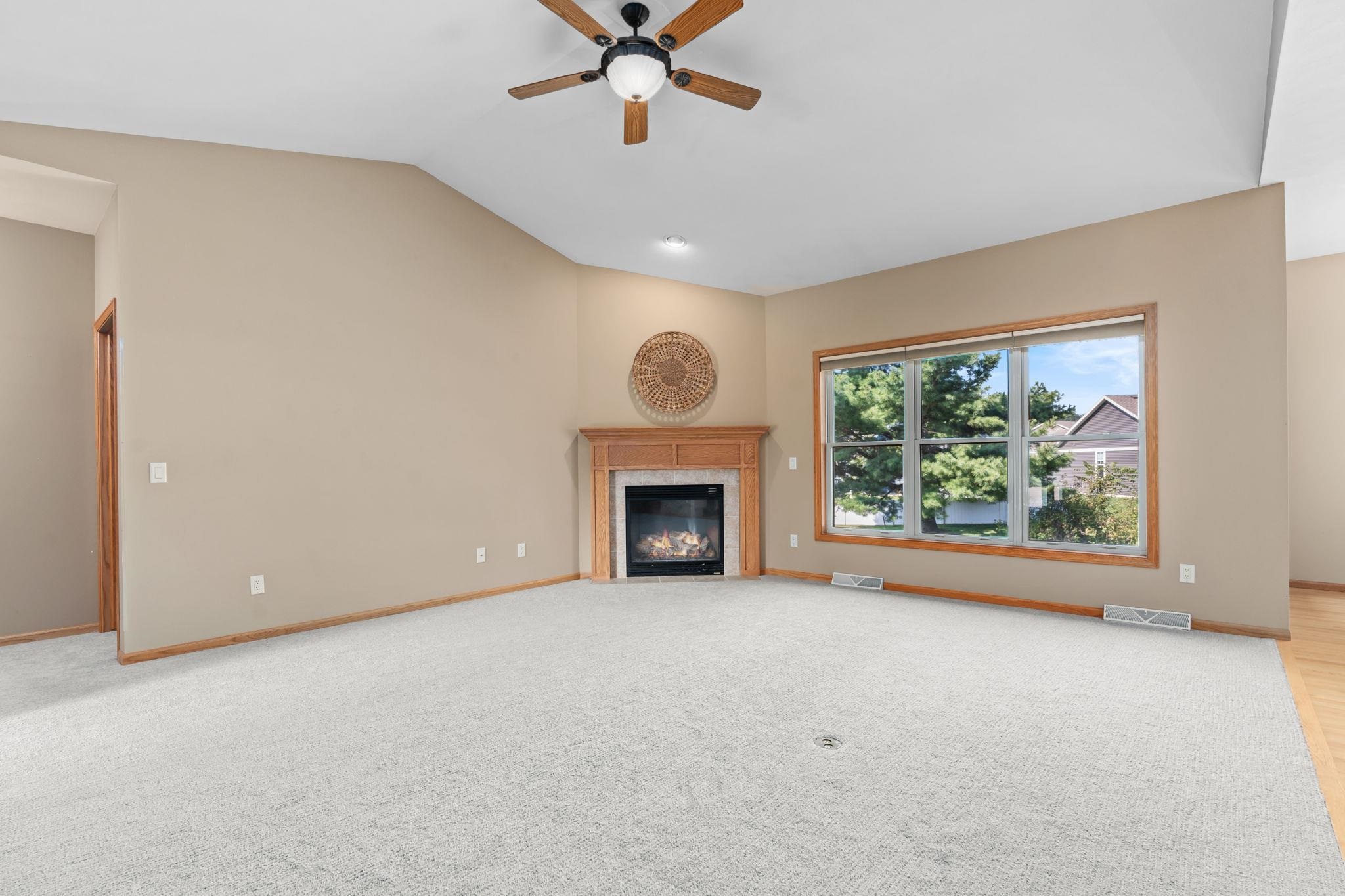 367 N Bergamont Boulevard