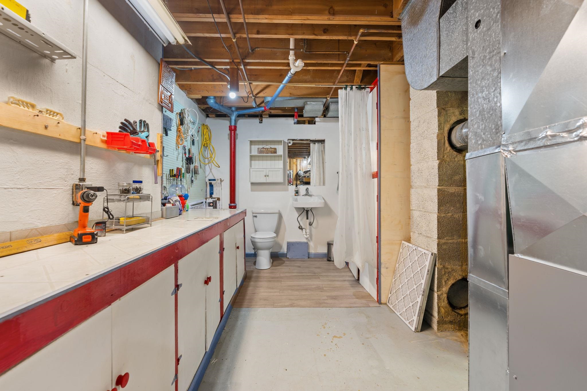 470 Woodside Terrace