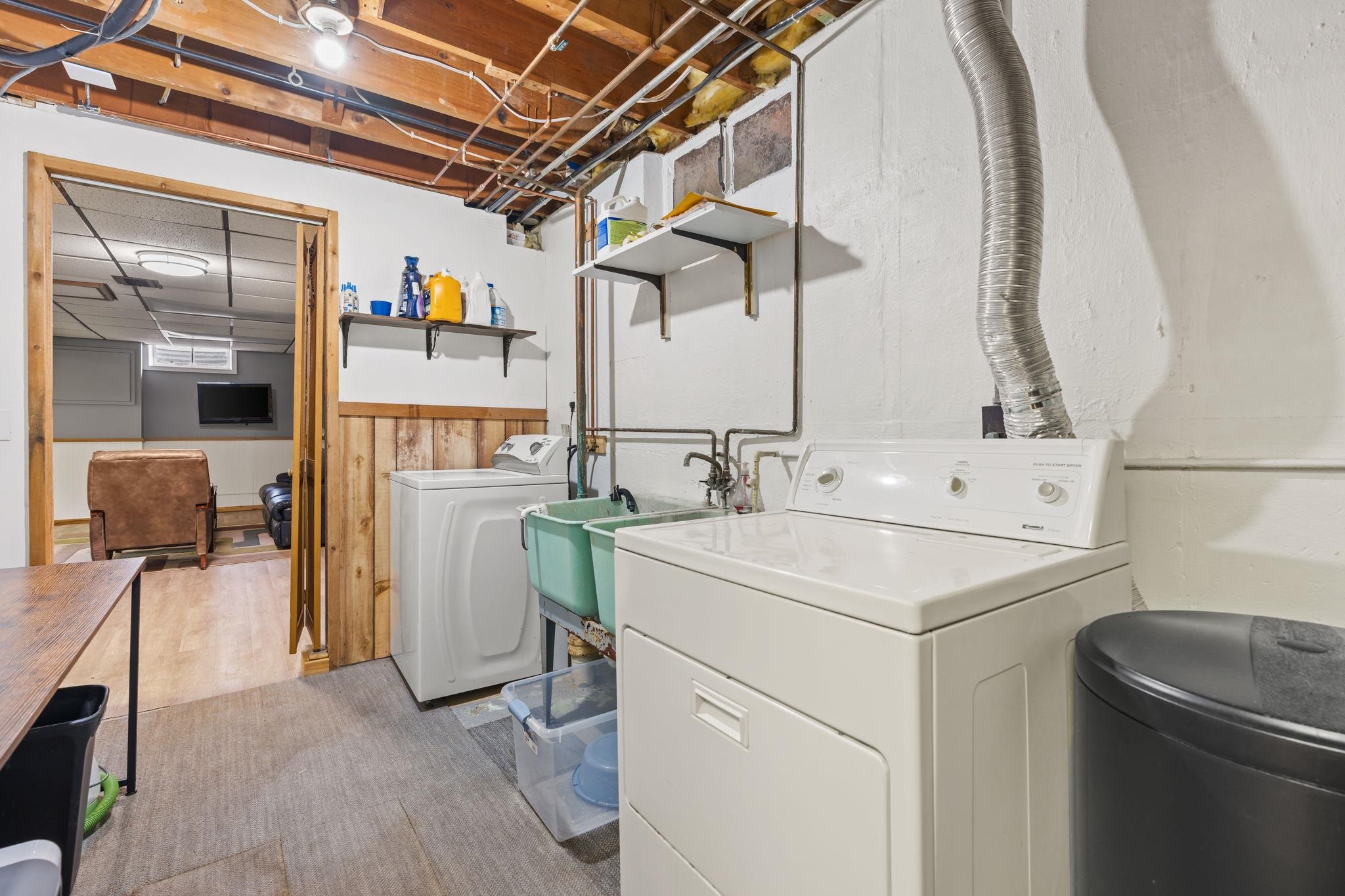 470 Woodside Terrace