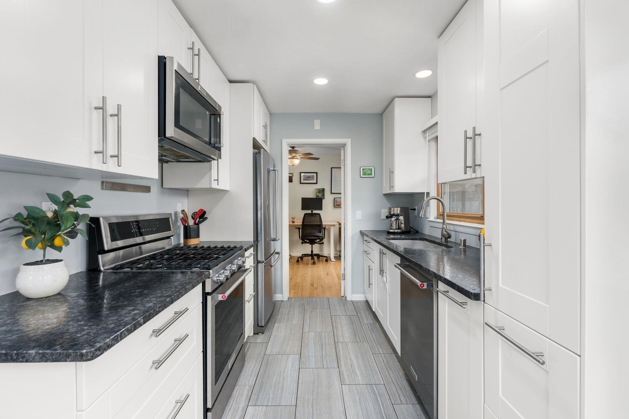 470 Woodside Terrace