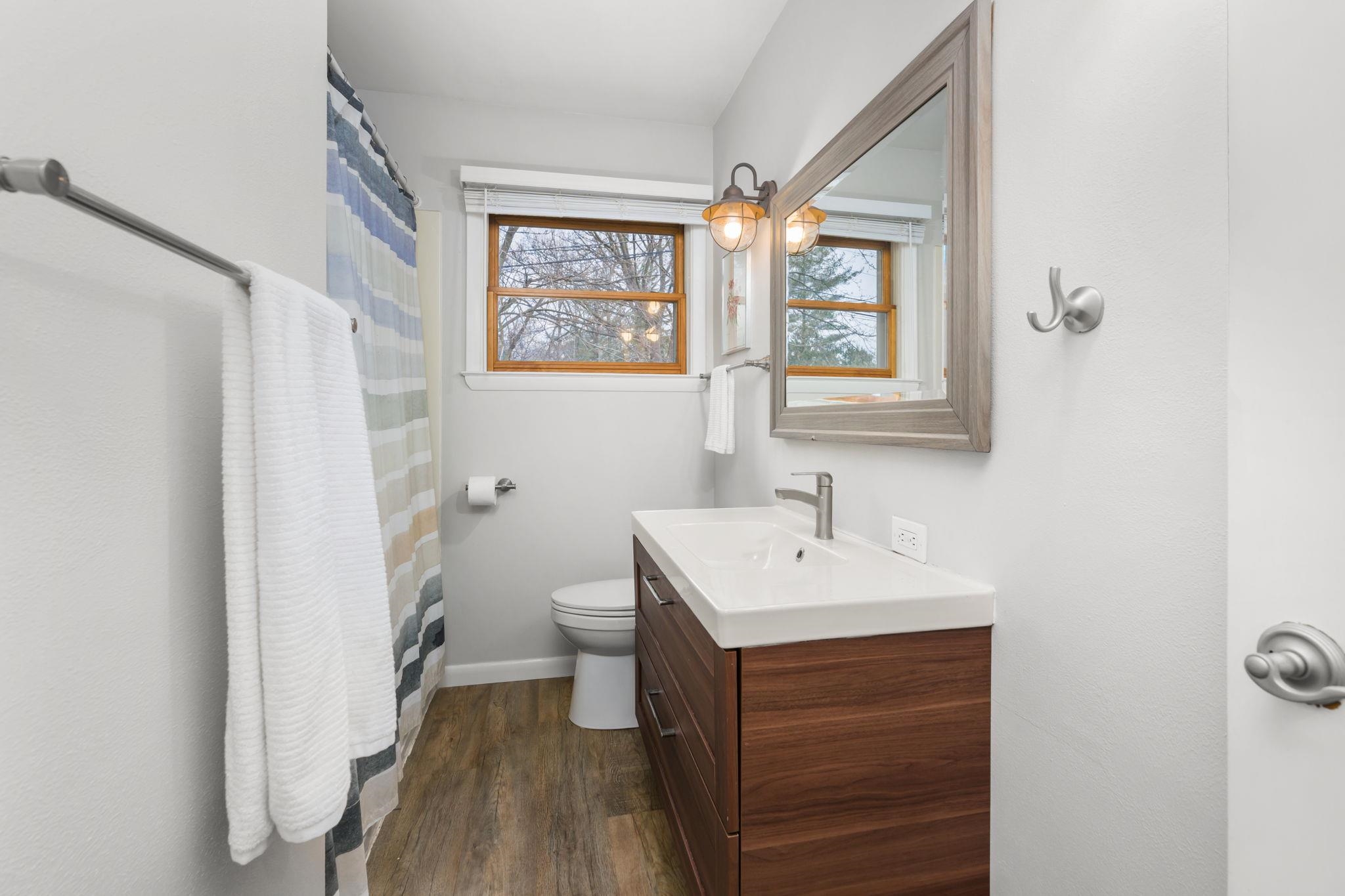 470 Woodside Terrace