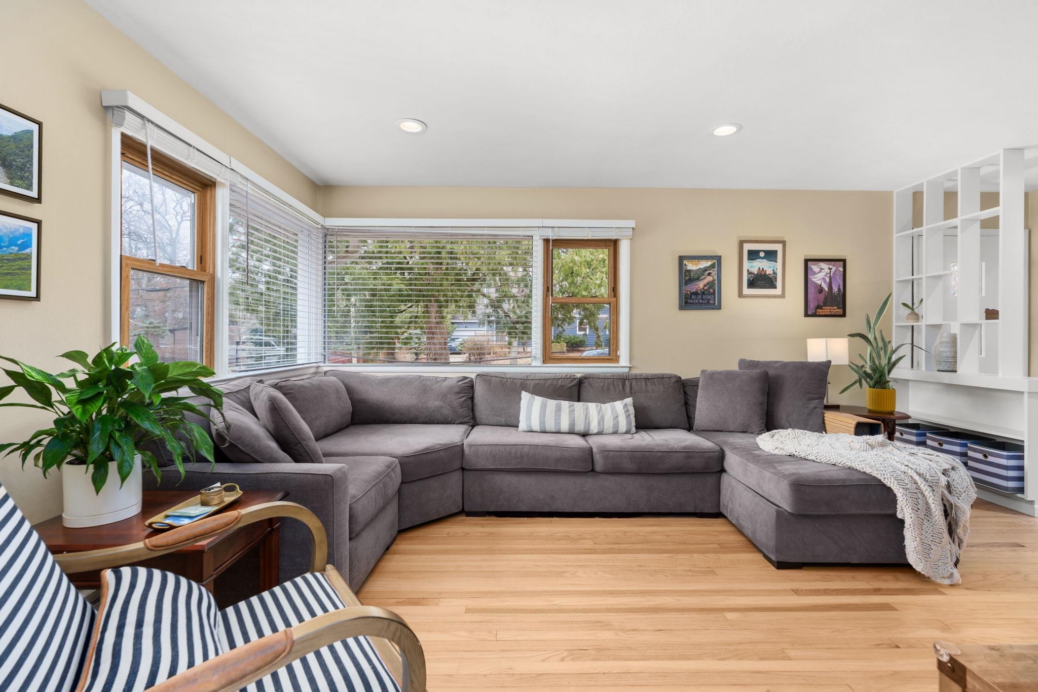 470 Woodside Terrace