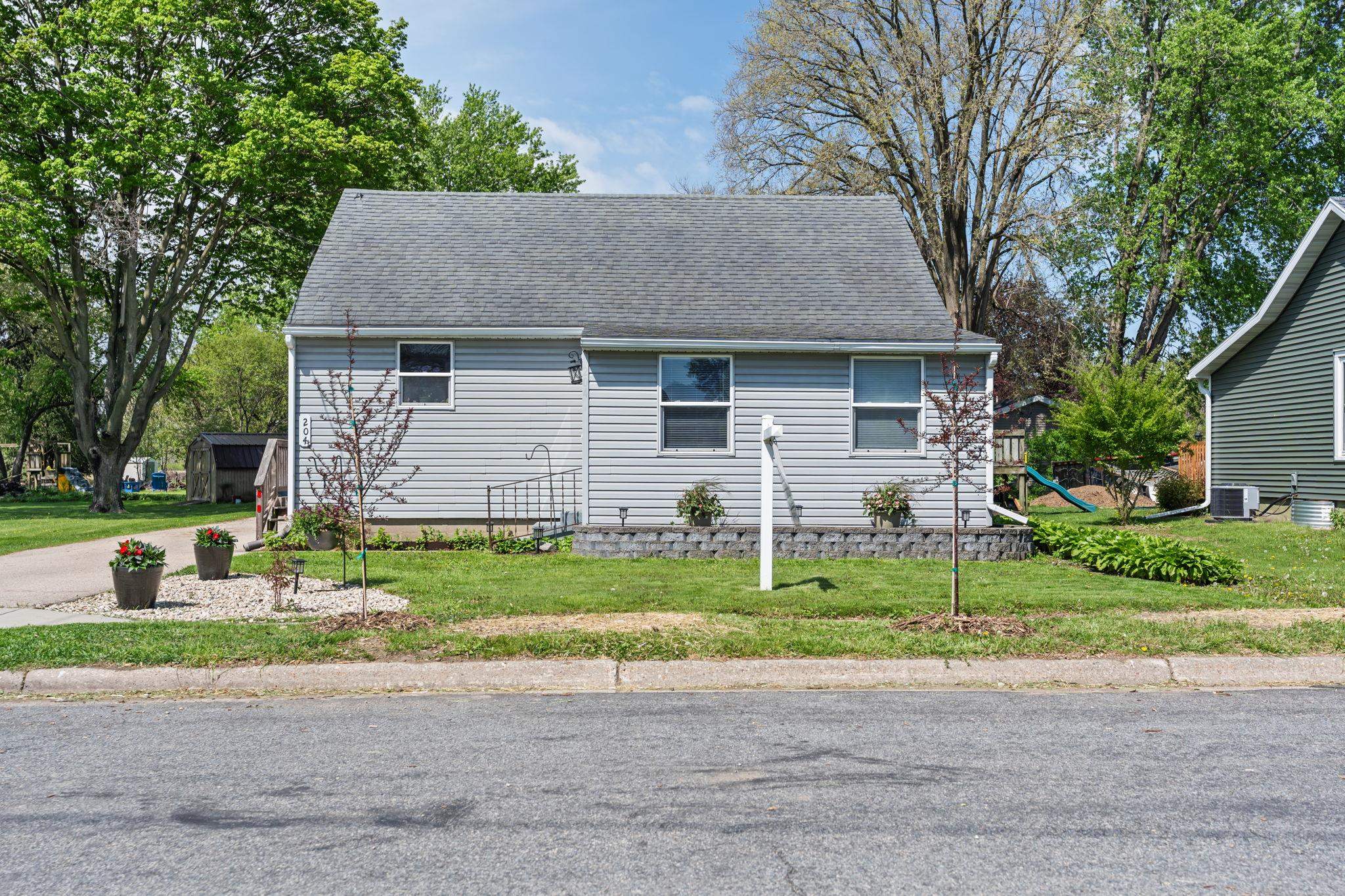204 S 1st Street
