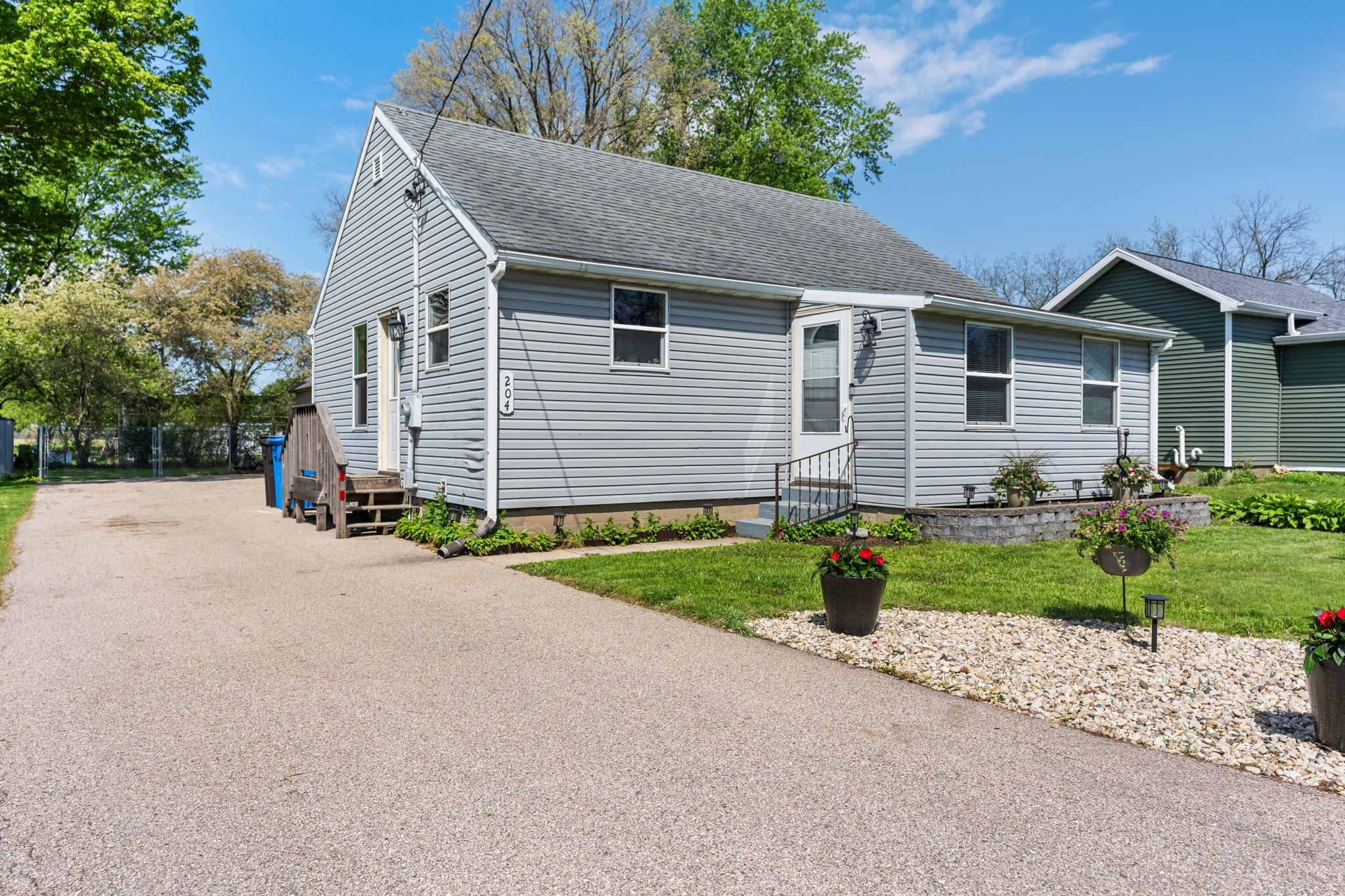 204 S 1st Street