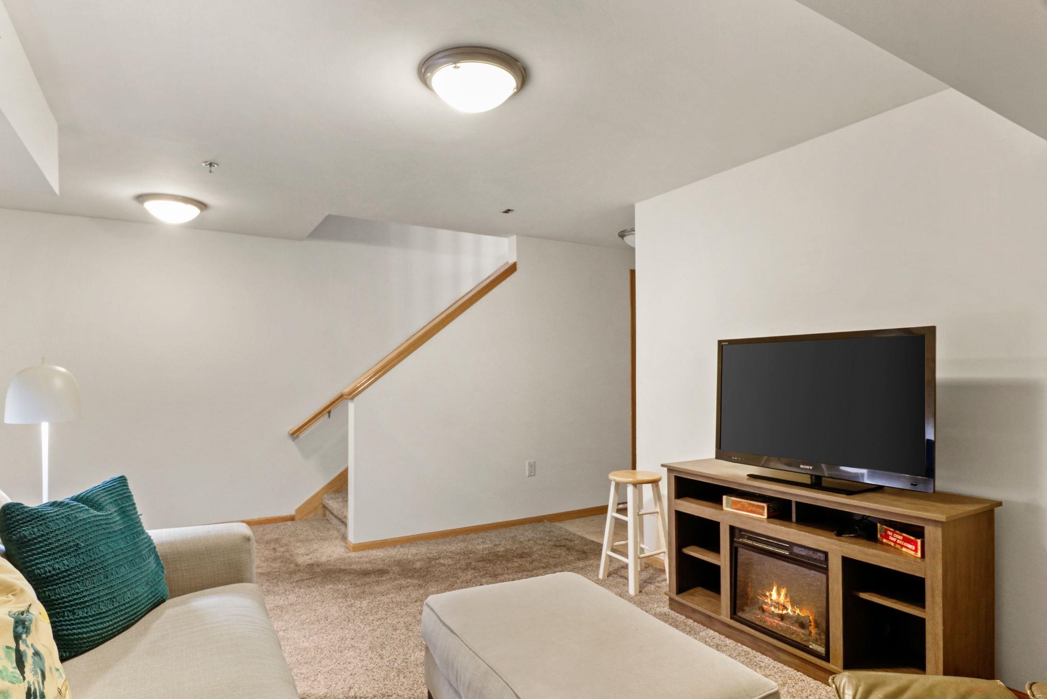 5449 Caddis Bend