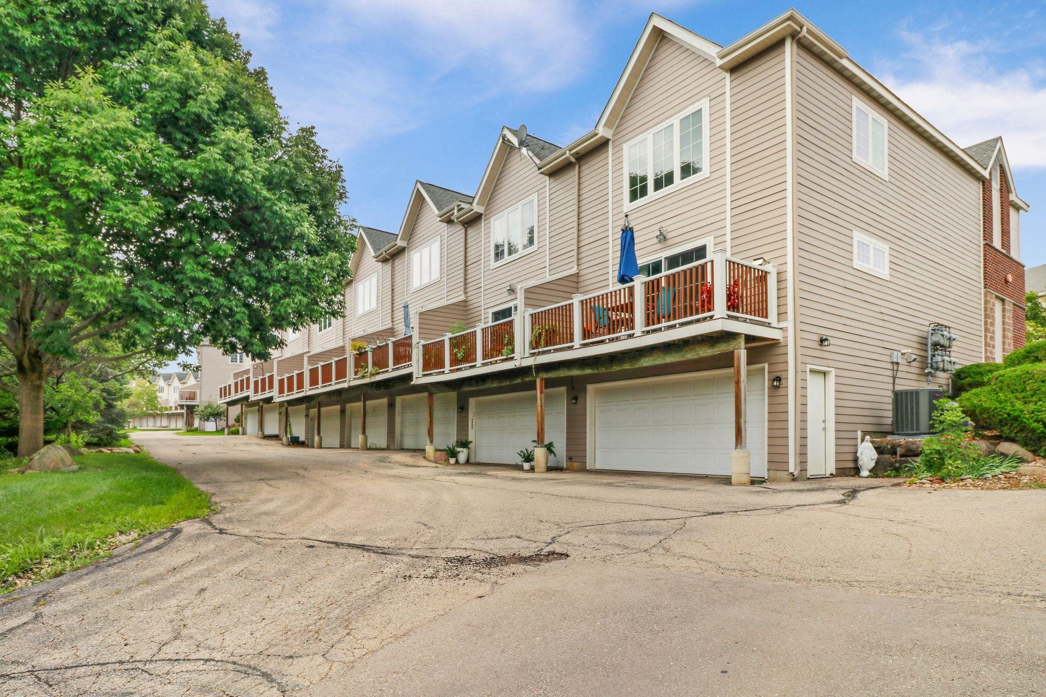 5449 Caddis Bend