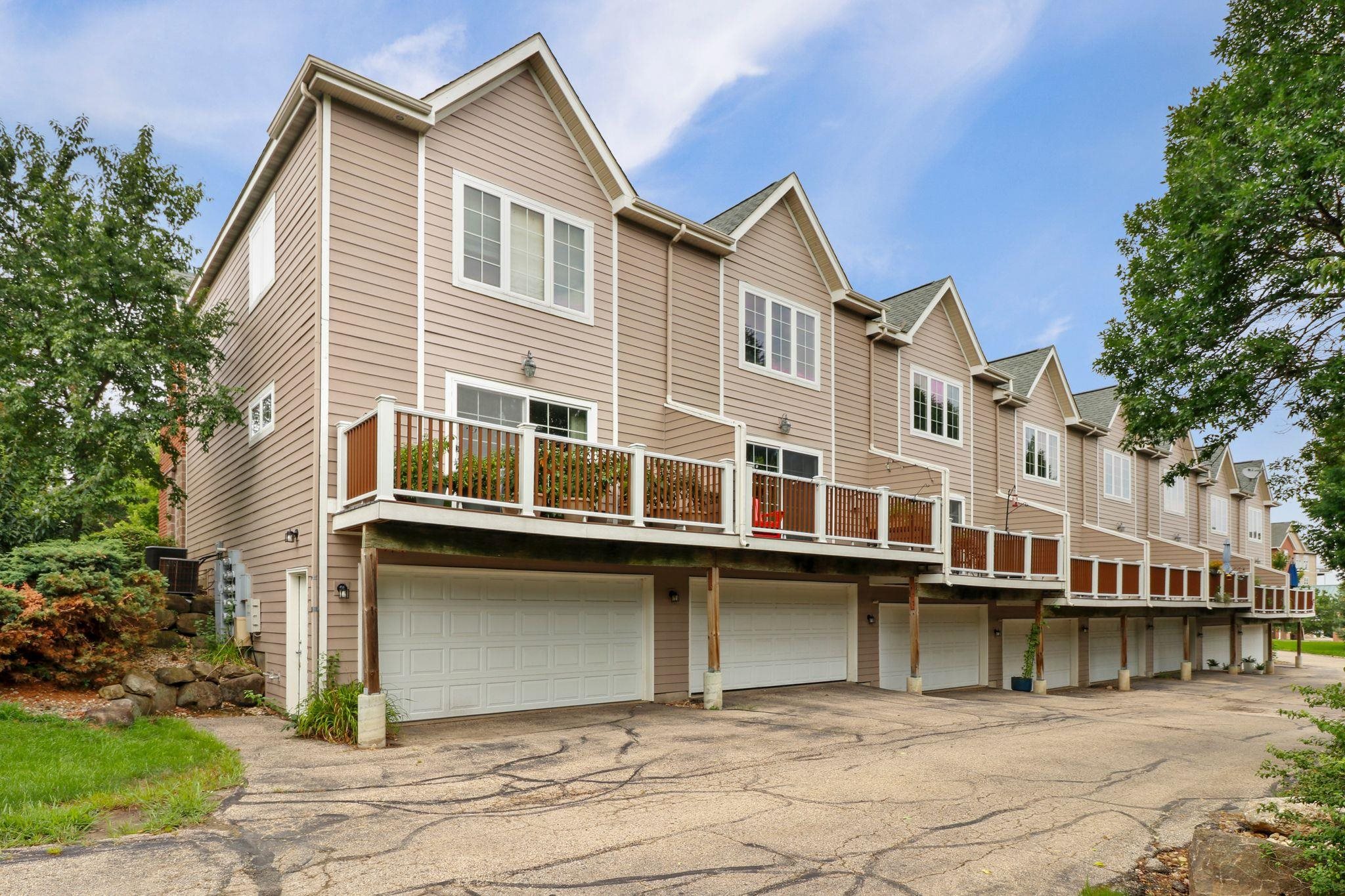 5449 Caddis Bend