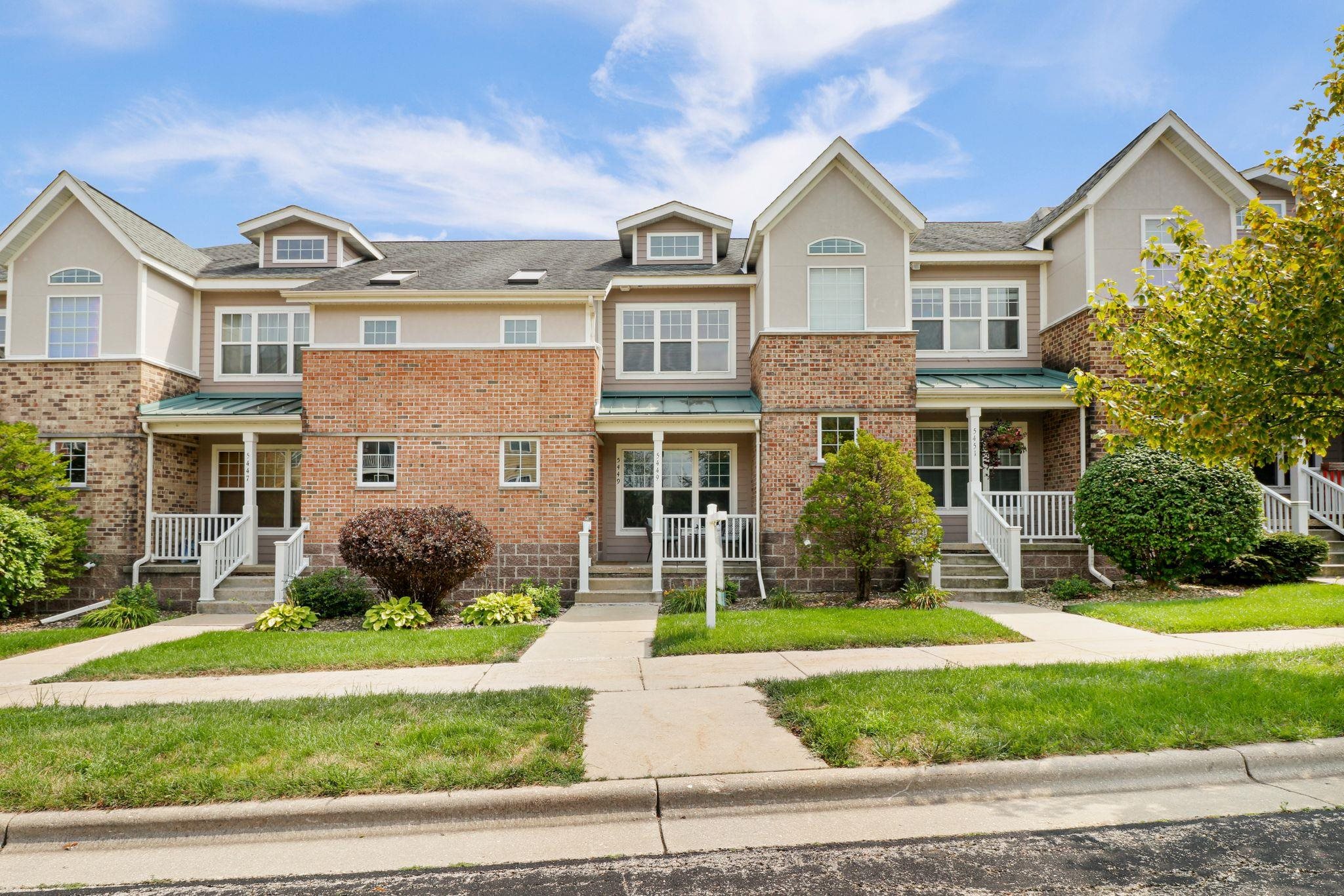 5449 Caddis Bend