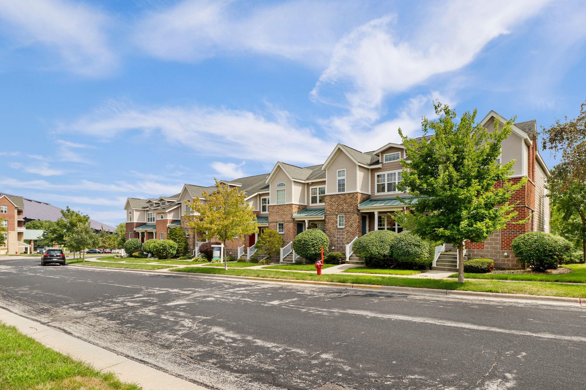 5449 Caddis Bend