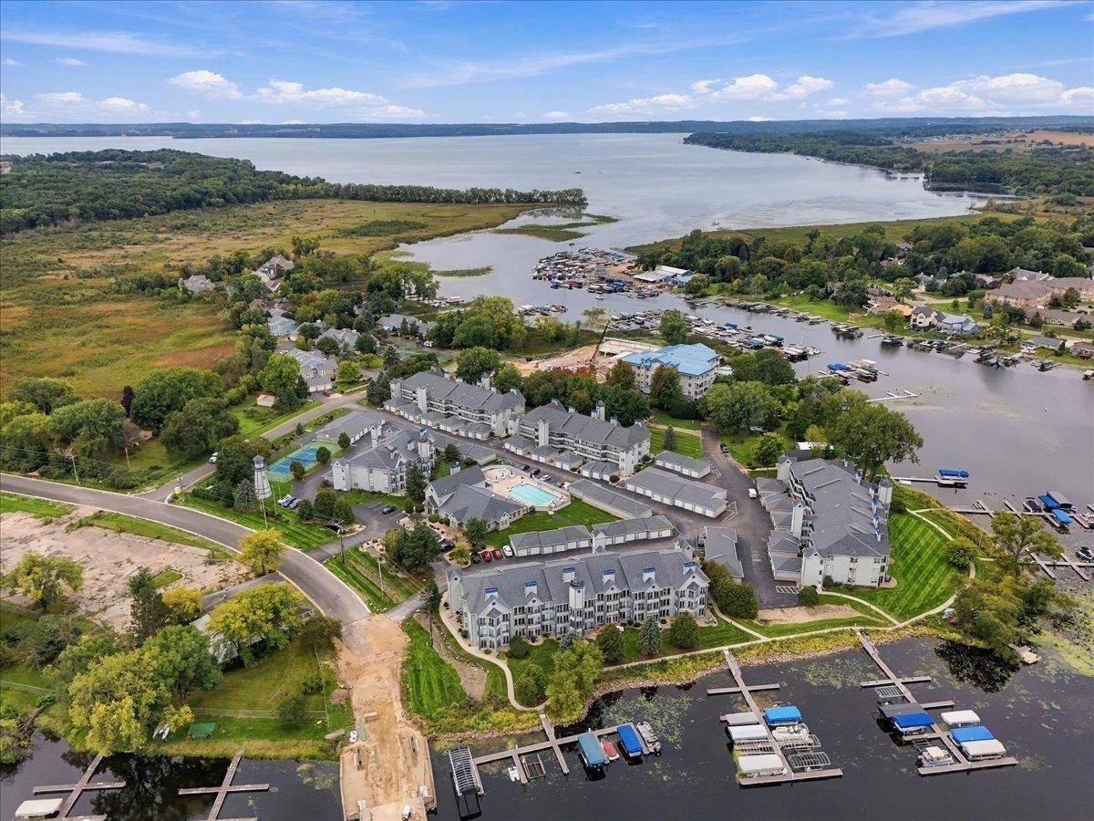 5383 Mariners Cove Drive Unit: 414