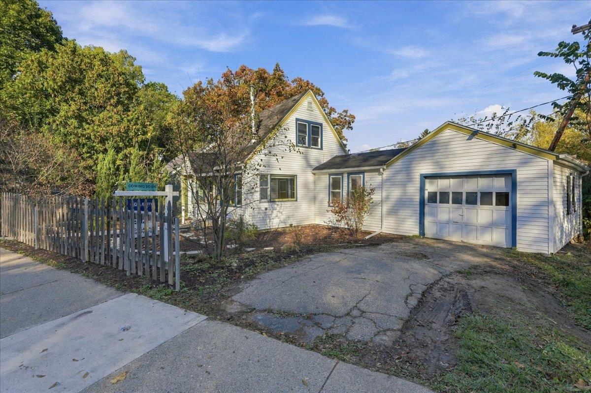 2910 Bluff Street
