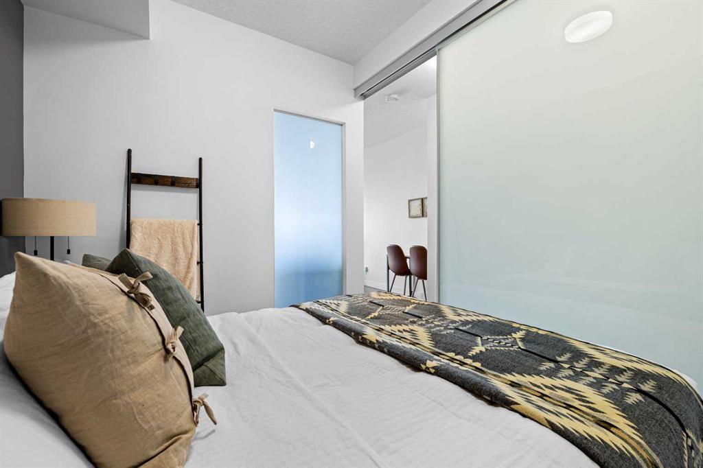 1501 6 Street SW Unit: 906