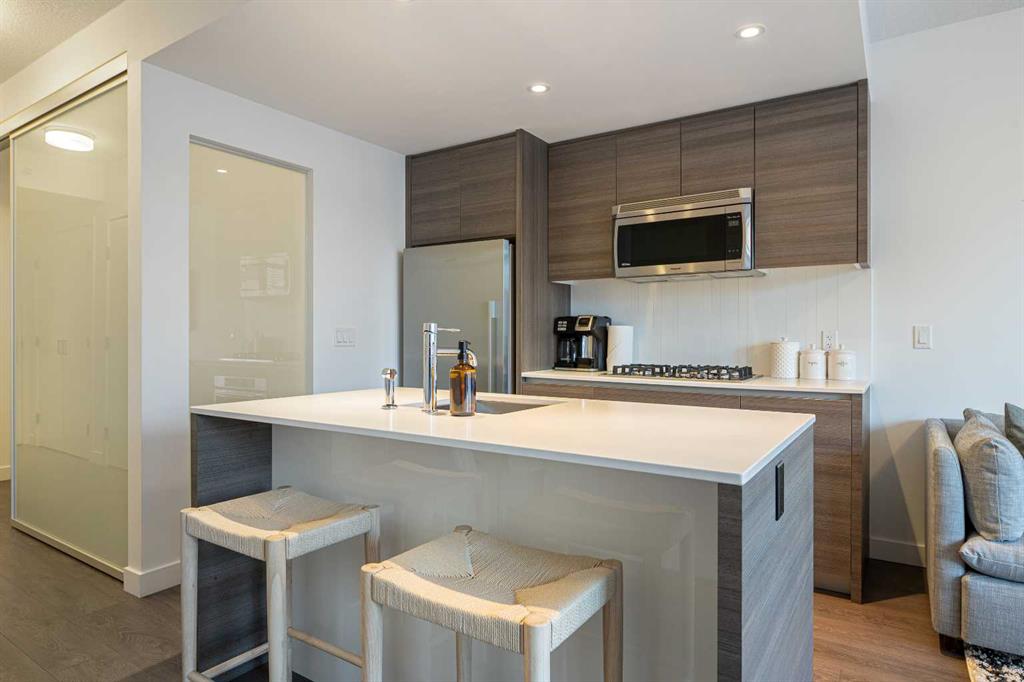 1501 6 Street SW Unit: 906