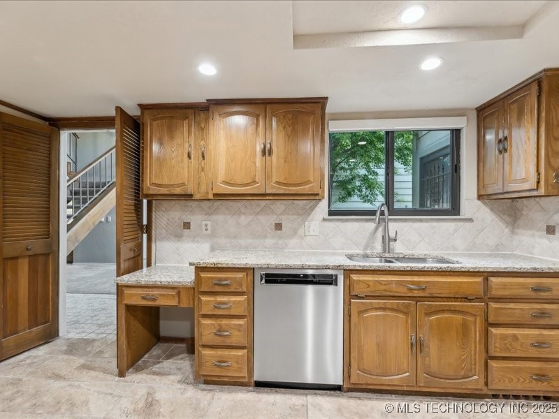 2832 E 84th Street 16