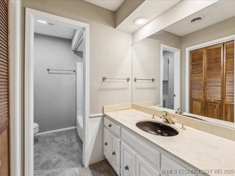 2832 E 84th Street 16