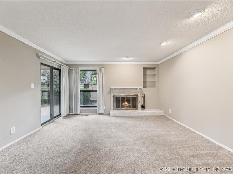 2832 E 84th Street 16