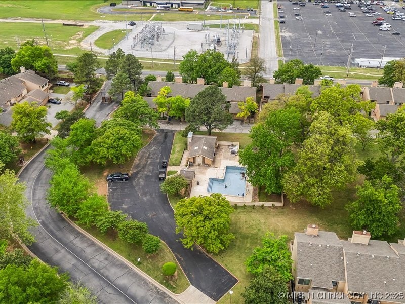 2832 E 84th Street 16