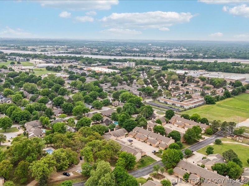 2832 E 84th Street 16