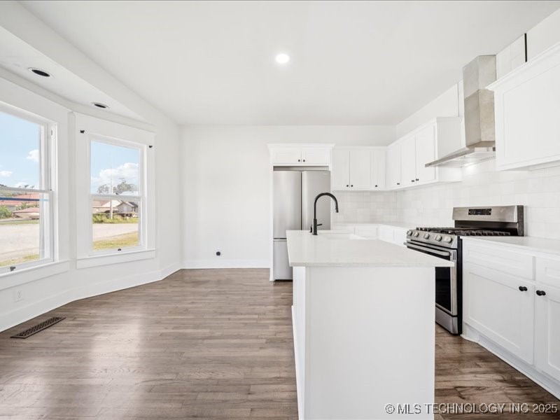 402 E Patti Page Boulevard