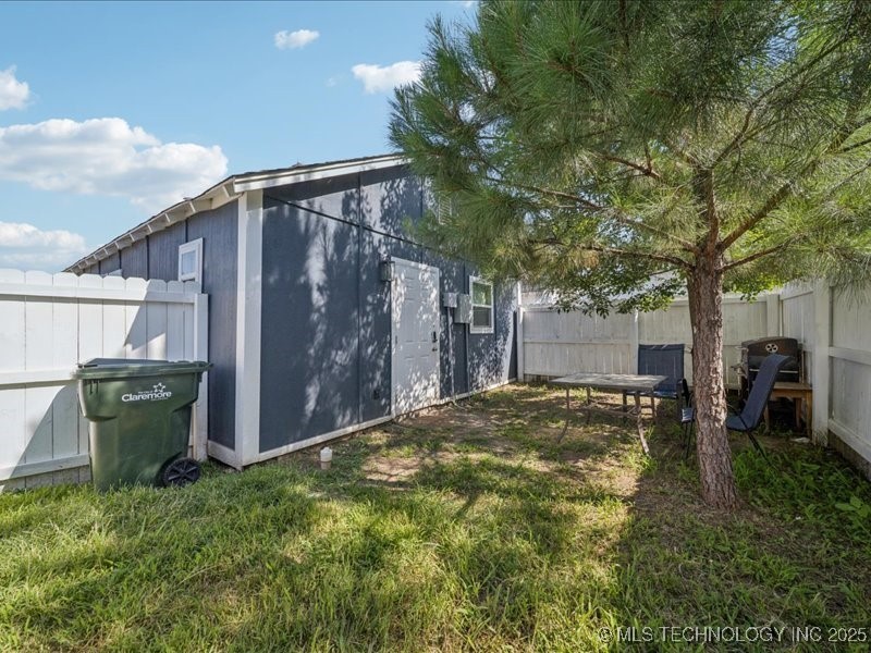 402 E Patti Page Boulevard