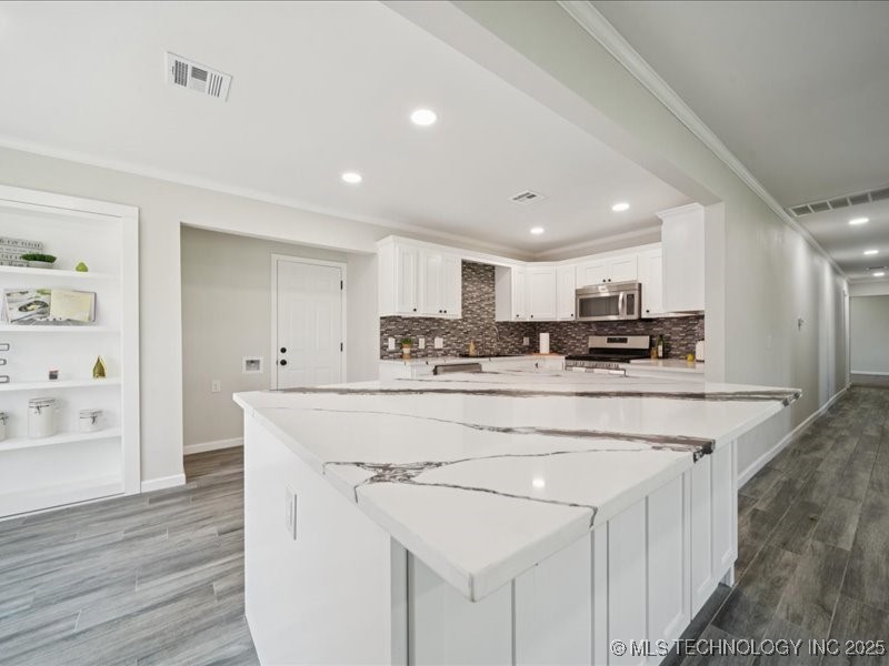 17065 Honeysuckle Lane