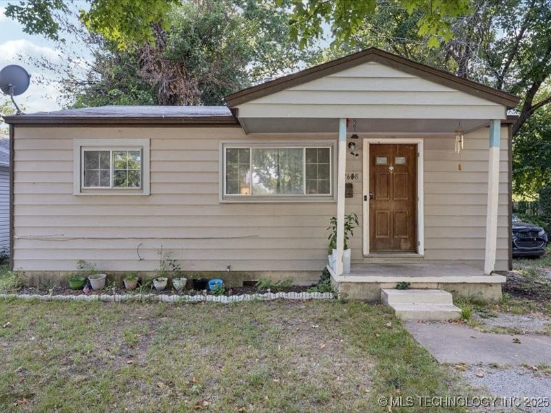 2638 N Maplewood Avenue