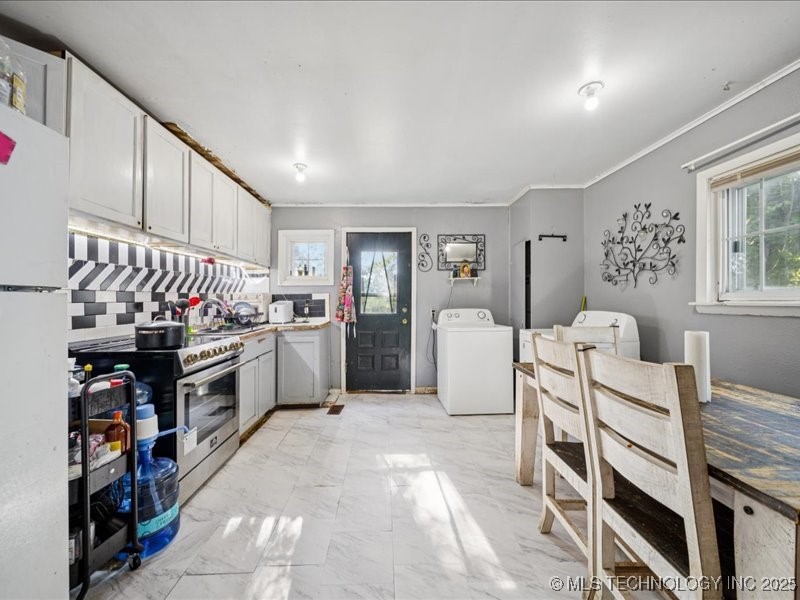 2638 N Maplewood Avenue