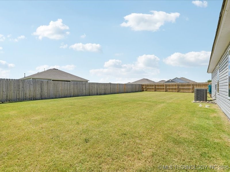 7502 E 144th Place N