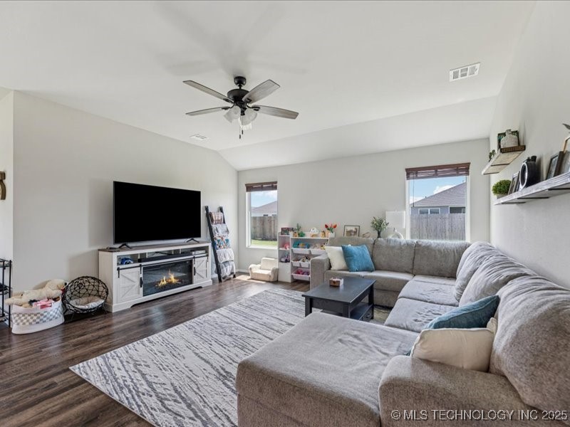 7502 E 144th Place N