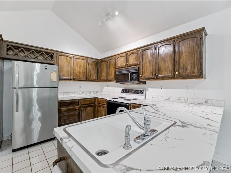 9228 S Hudson Avenue