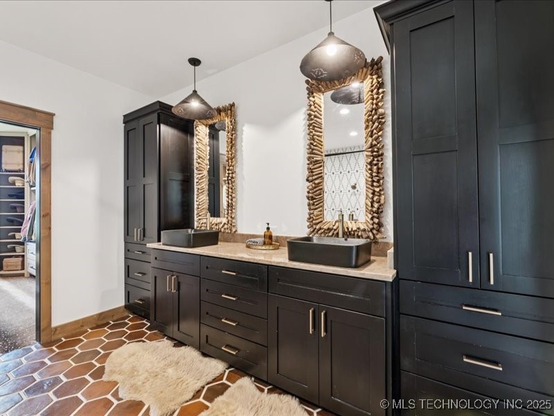 22450 S Rocky Ridge Lane